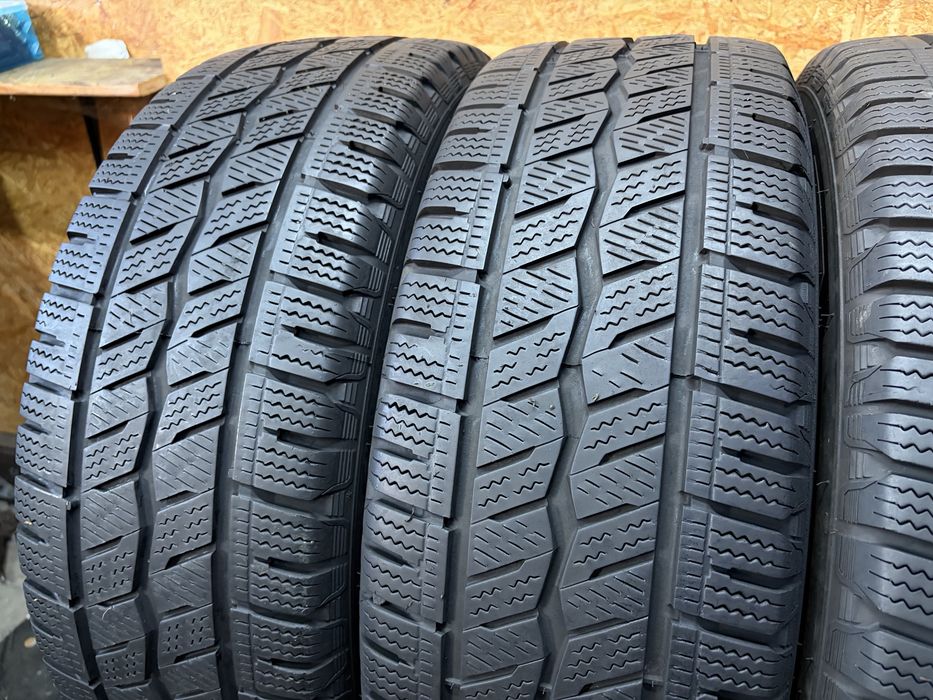 235/65/16C Hankook Winter iCept LV #4