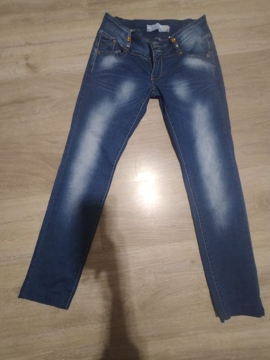 Damskie jeansy rozm. M