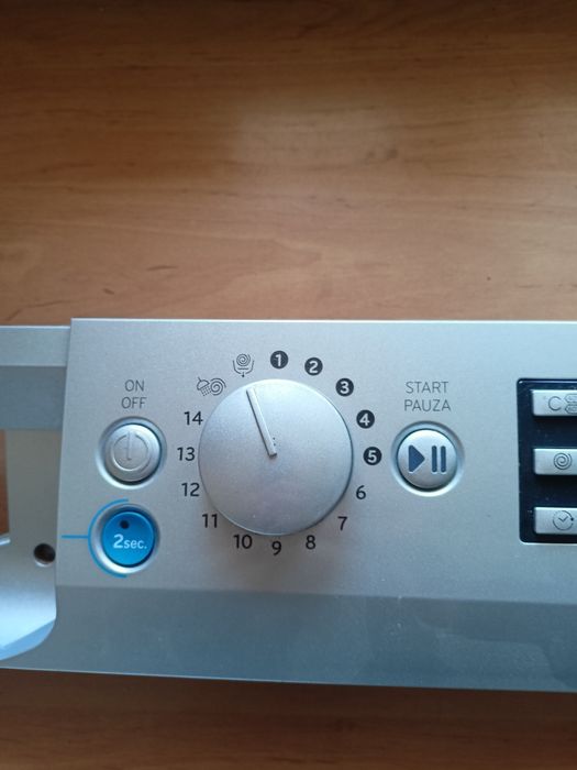 Panel przedni pralki INDESIT BWE71253XSPL