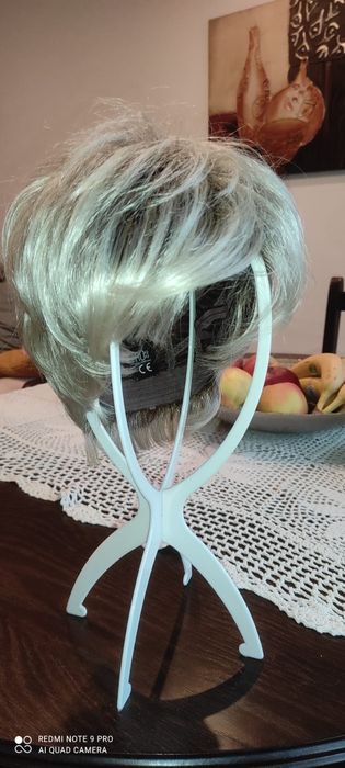 Sprzedam nowe peruki damskie