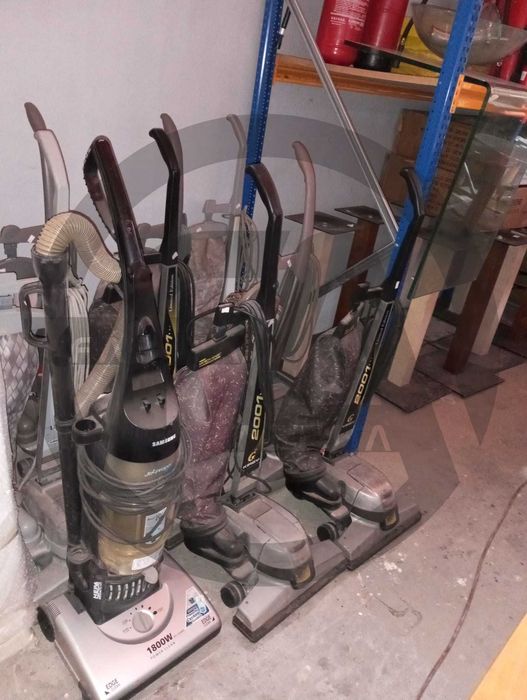 Aspirador vertical de pó