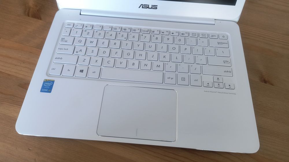 Asus UX305F Biały