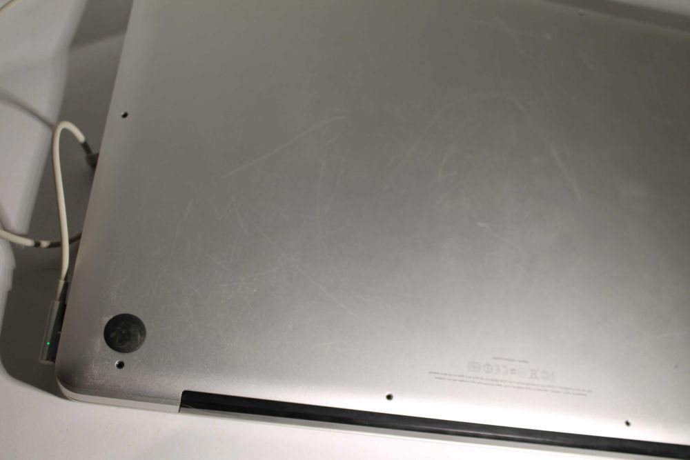 Apple MacBook Pro a1297 Core i7 2.3 4GB RAM Radeon 6750M 17" FullHD