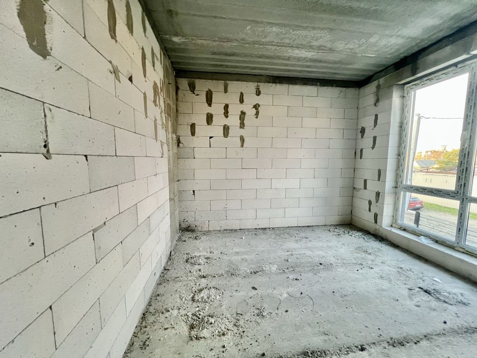 Продаж таунхаусу з ремонтом біля лісу з терасою на даху. Газове опалення!
