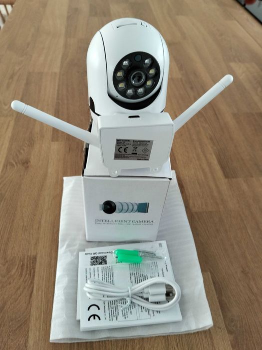 Câmera vigilância com WiFi de interior. Nova na caixa