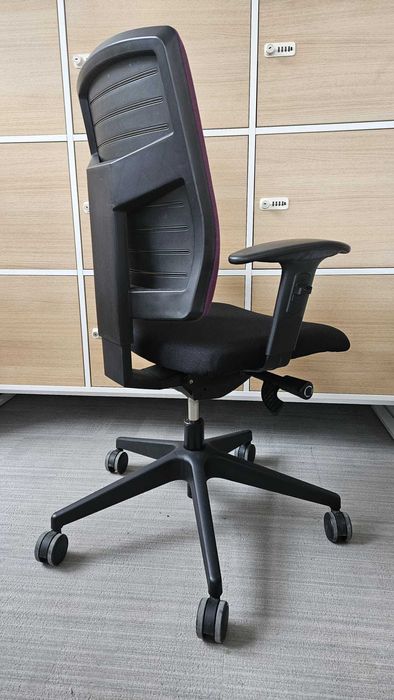 Fotel obrotowy ergonomiczny ProfiM RAYA fioletowo-czarny ok. 20 szt.