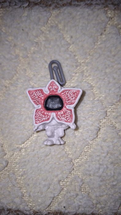 Stranger things kinder joy