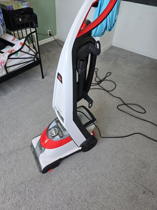 Odkurzacz Piorący BISSELL PowerWash Deluxe | jak Nowy- raz użyty  OKAZJA!
​Opis:
Na sprzedaż profesjonalny odkurzacz piorący Bissell PowerWash Delux