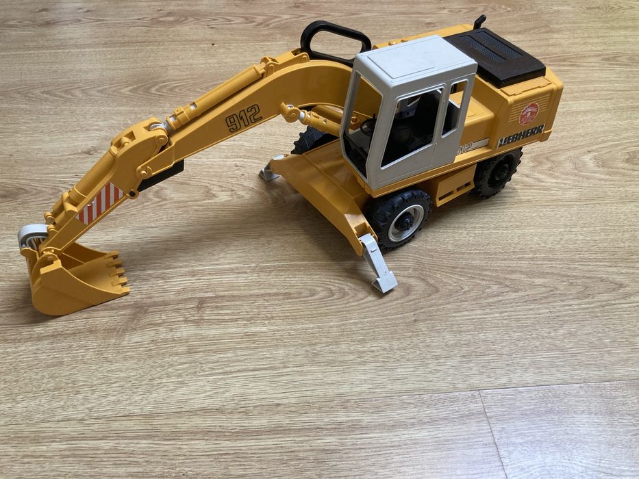 Escavadora brinquedo