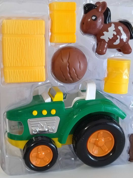 Игровой набор Весёлая Ферма, домашние животные +Трактор свет,звук.