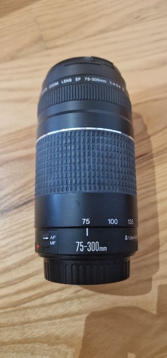 Aparat Canon EOS 1100D