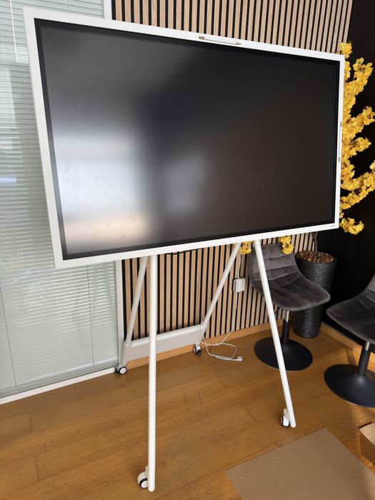 Tripé/Stand Movel Samsung 55 polegadas como NOVO