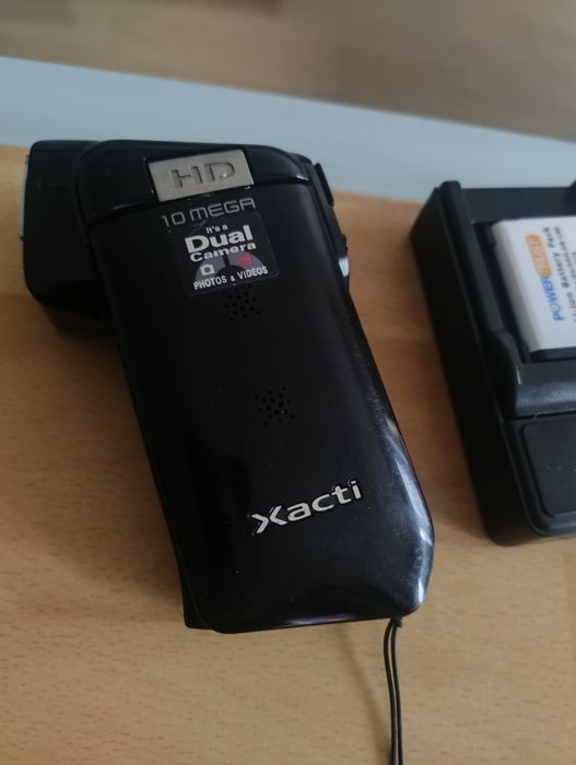 продам відеокамеру SANYO