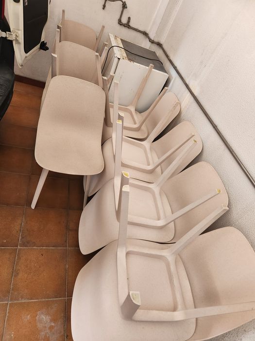 Cadeira Plastico Beje (tenho várias)