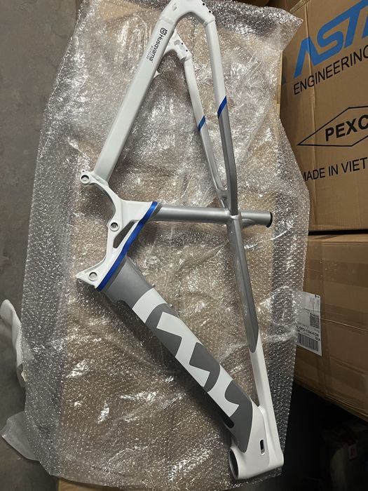 Rama husqvarna LC5 S ebike 27,5 na silnik Shimano e8000 lub bosch gen4