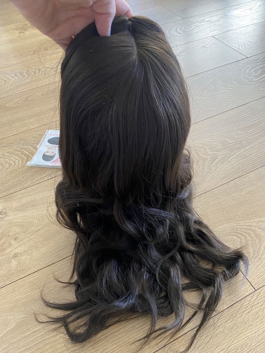 Peruka dlugie wlosy halloween brązowe