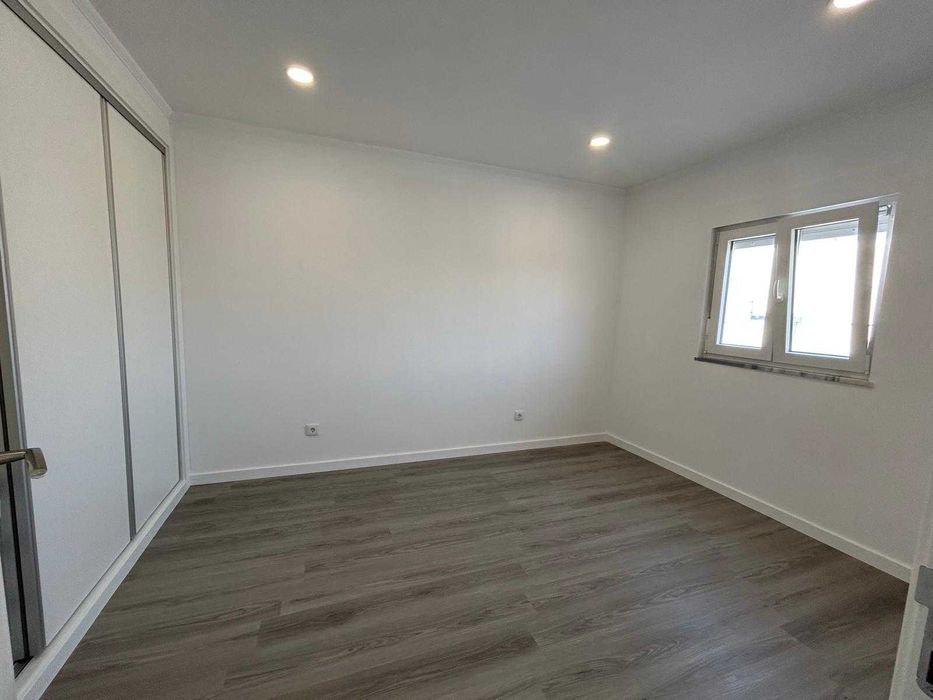 Arrendamento residencial de Moradia geminada na Lourinhã (Seixal) - Rua da Vista Alegre, 8