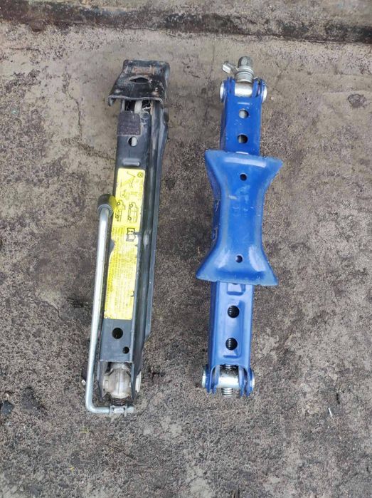 Продам домкрати ці шо на фото