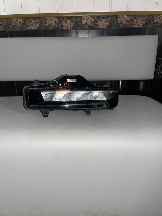 Продам протитуманну ліву на Skoda Octavia A8