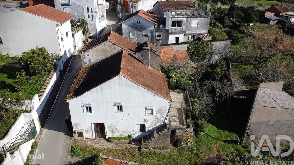Moradia geminada T3 em Almalaguês de 130 m2