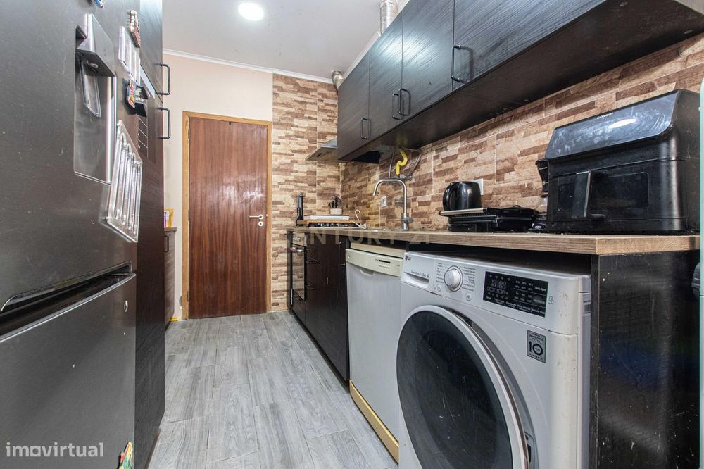 Apartamento T2 remodelado (Penha de França) -  (PROPOSTAS MULTIPLAS)