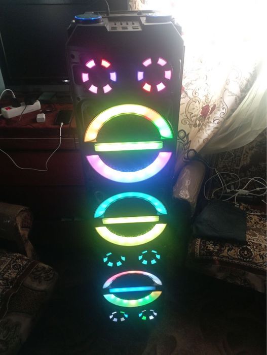 Продам блютуз акустику