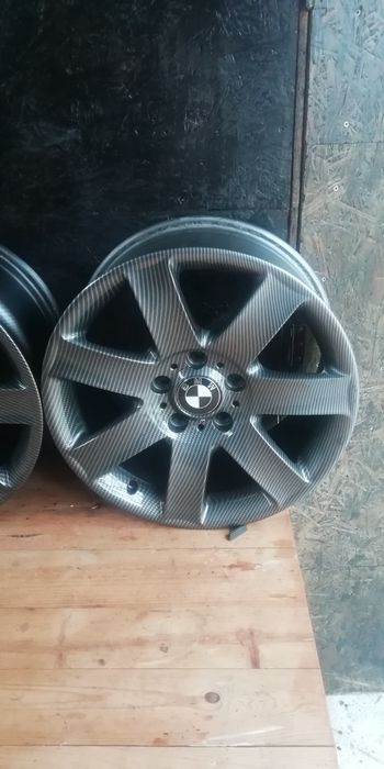Jantes 17 BMW originais personalizadas em aquaprint design carbono