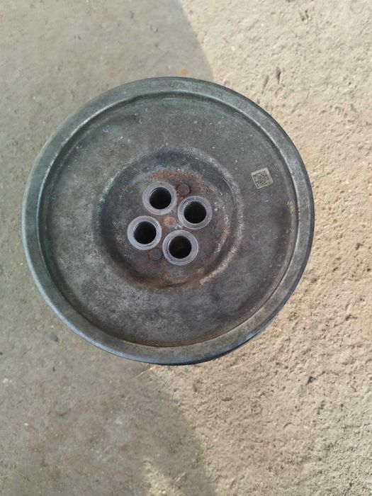 Продам шкив колинвала  ом 651 спринтер ,двух масовий (двух ручейний)