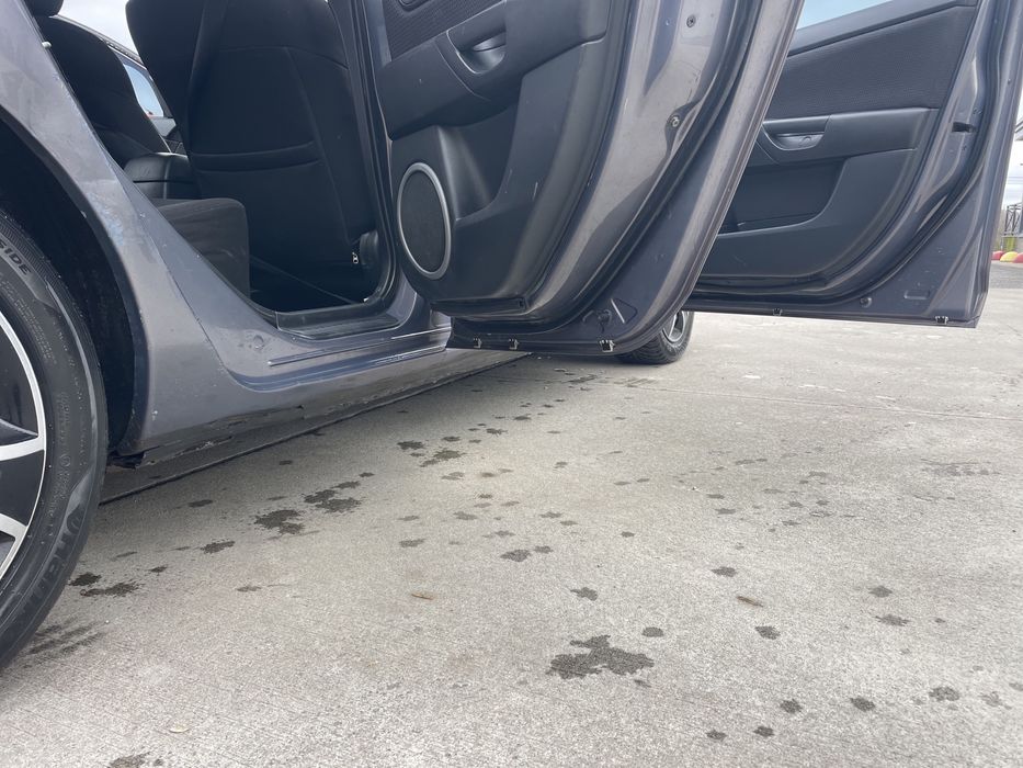 Продам Мазда 3  2.0 дизель