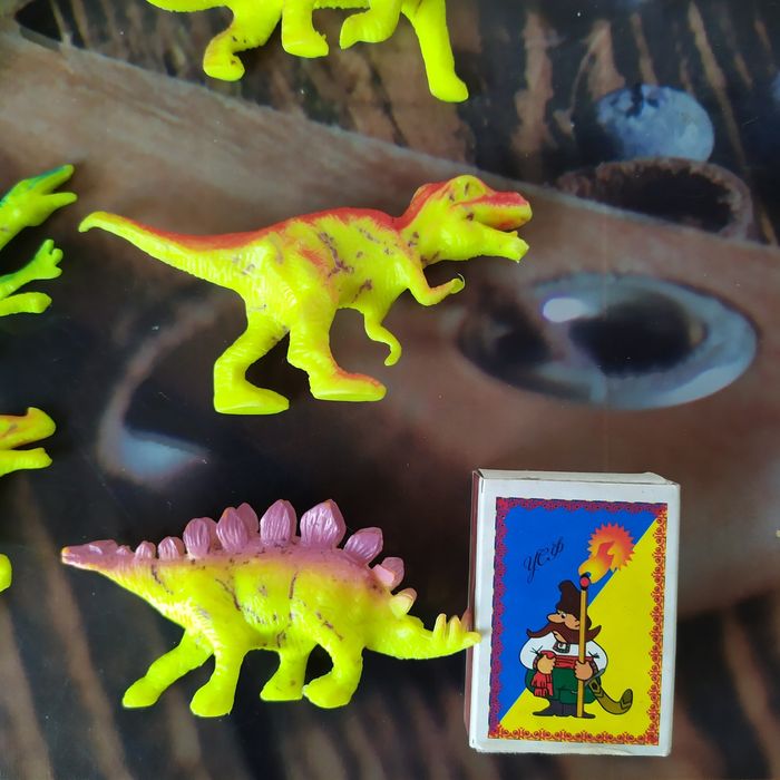 Динозаври продам