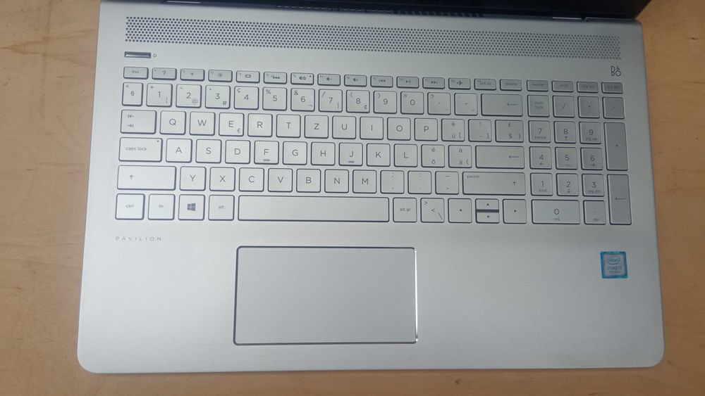 ноутбук HP Pavilion 15-cc577nz / Core i7-7500U / 16GB DDR4 / SSD 256GB + HDD 1TB / IPS Full HD