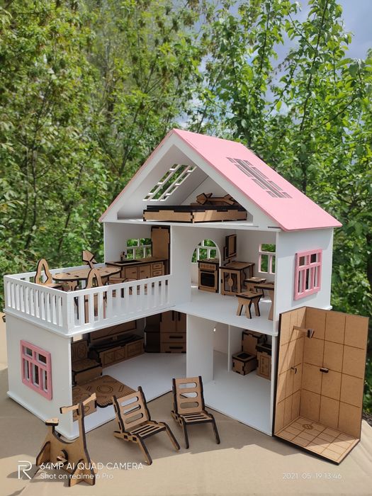 Ляльковий будиночок з меблями