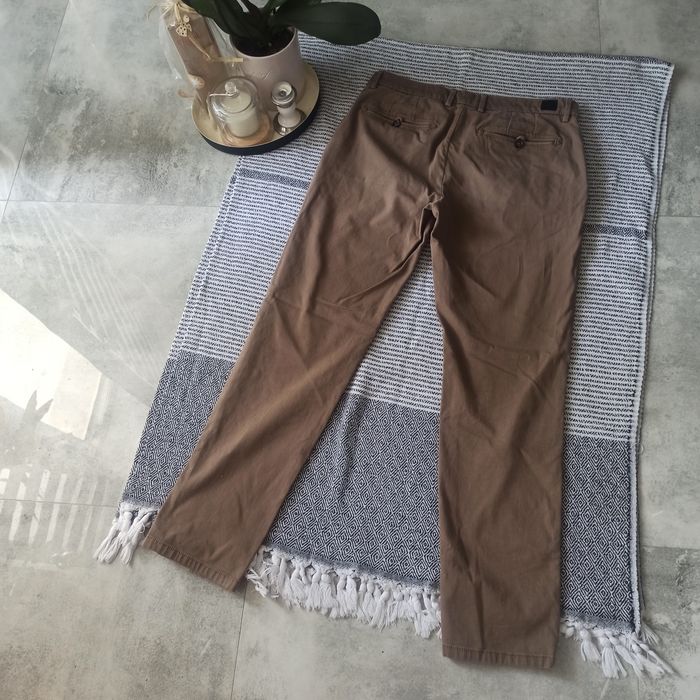 Brązowe spodnie chino slim fit Reserved 34 smart casual