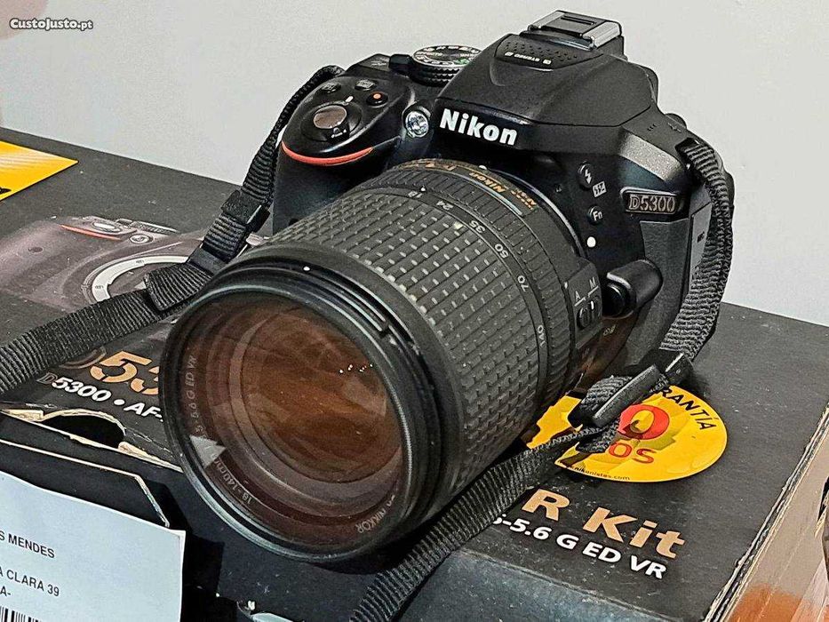 Nikon D5300 + AF-S DX NIKKOR 18-140 VR Kit