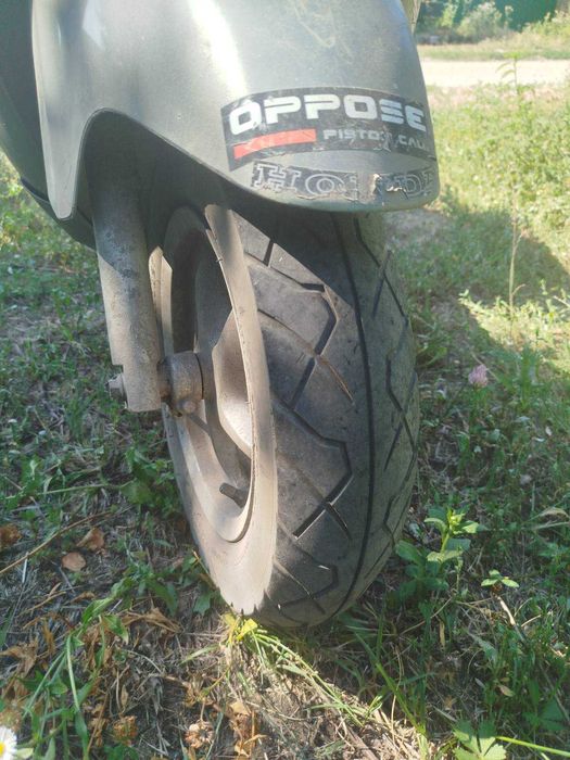Продам скутер  Honda Lead