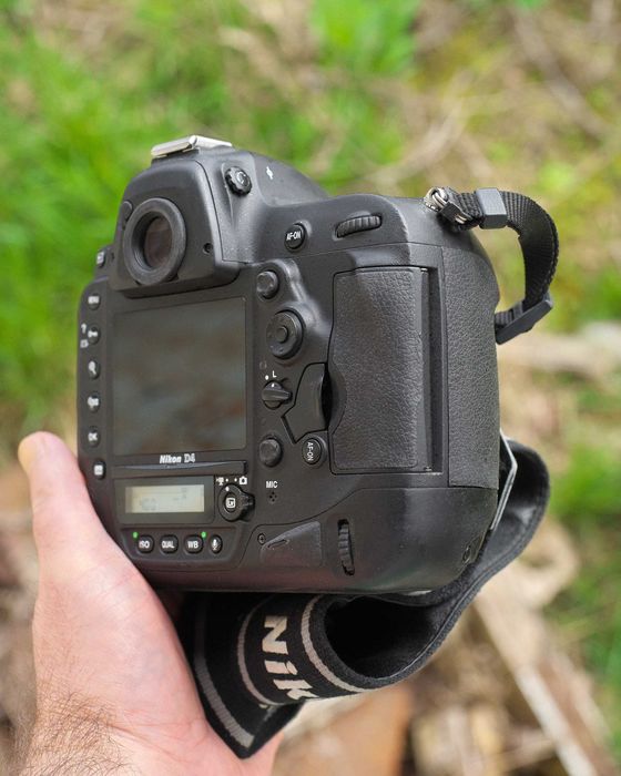 Nikon D4 full-frame camera 57,5т. кадров