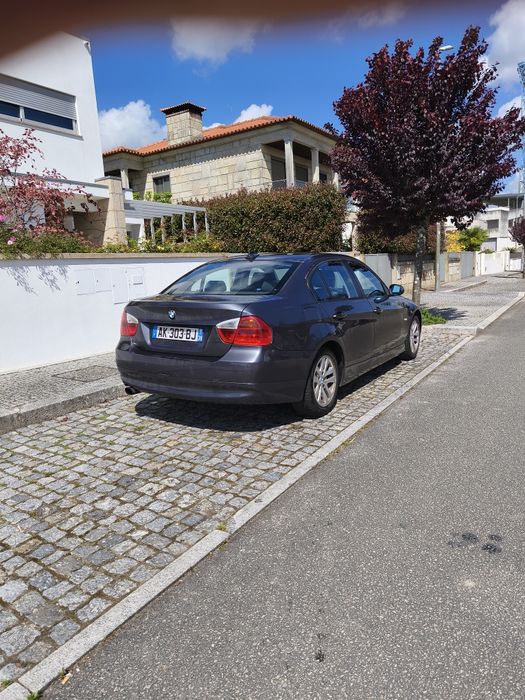 BMW 318D DELUXE (FULL EXTRAS) OBS: carro por legalizar