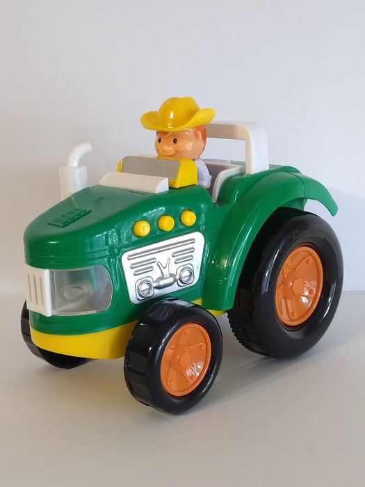 Игровой набор Весёлая Ферма, домашние животные +Трактор свет,звук.