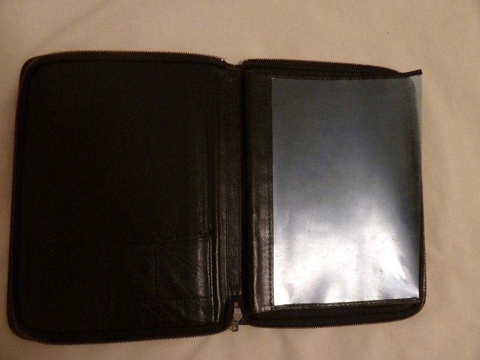 mała skórzana aktówka i skórzana torebka damska vintage