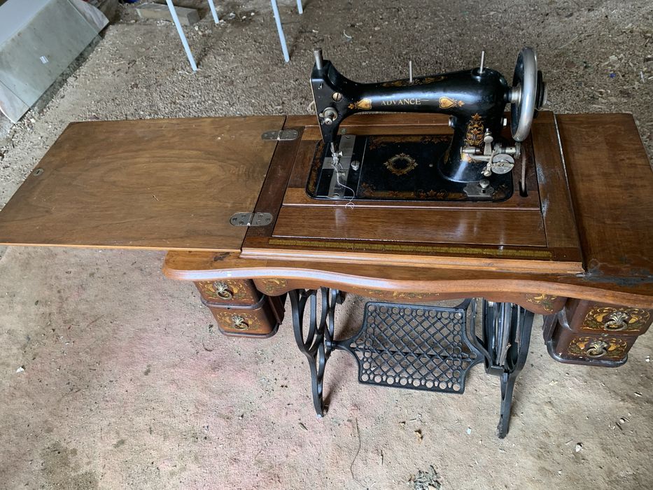 Máquina de costura antiga