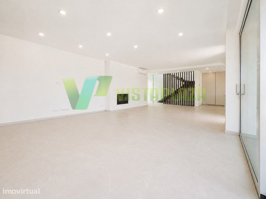 Moradia nova T3 + 1 em Estômbar, com piscina de água salgada, acaba...