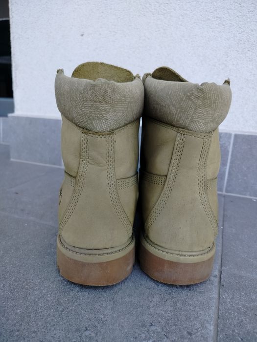Buty Timberland Premium 6 Inch Boot A1PBA Khaki Nubuk Primaloft 44 W 10W Klasyk