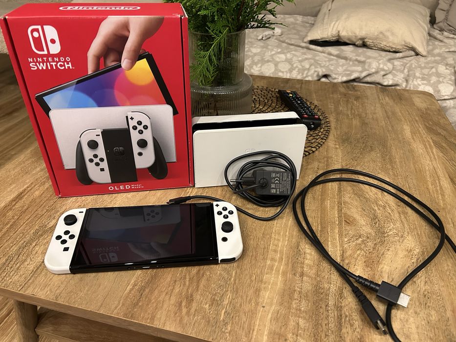 Nintendo Switch OLED Biały – Zestaw Kompletny + Wysyłka OLX