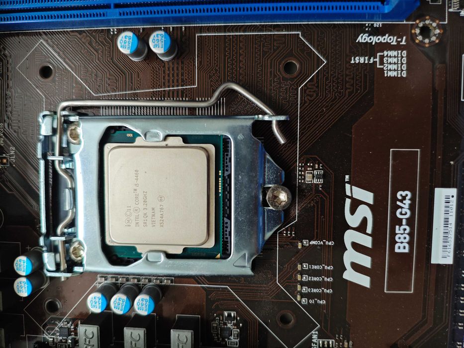 MSI B85-G43, Intel i5 4460, Crucial DDR3 8GB, GTX 750, monitor LG 23"
