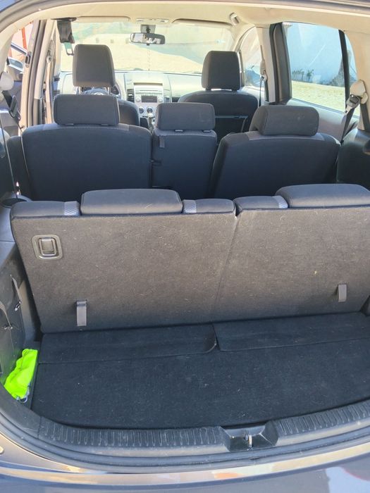 Mazda 5, com 7 lugares muito estimada