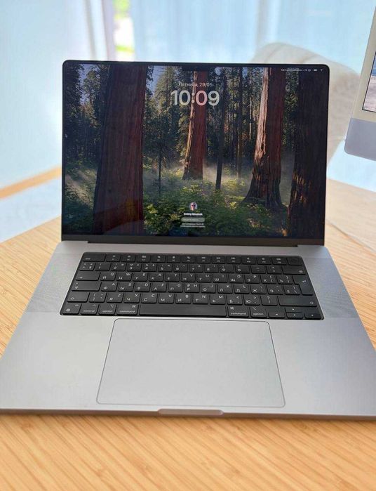 MacBook Pro 16" M2 Pro 2023 | 16GB RAM | 1TB SSD | 97% Battery