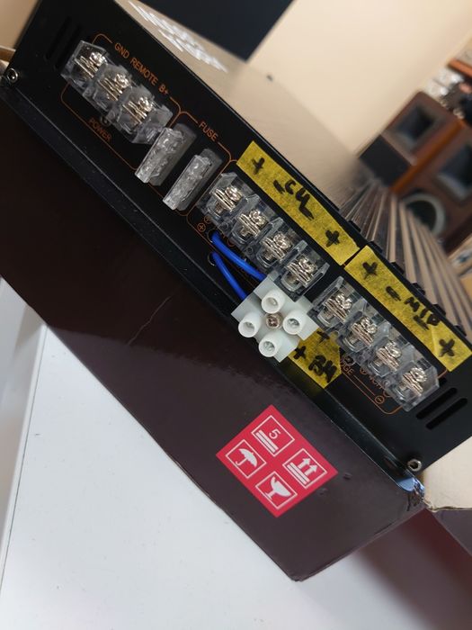 Усилитель автомобильный 6 каналов,класса Hi-End . От Sound Reality.