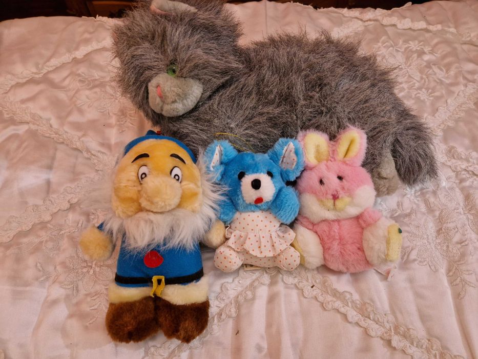 Peluches que estiveram apenas a servir de adorno