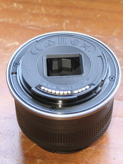 CANON RF-S 18-45mm F4.5-6.3 IS STM