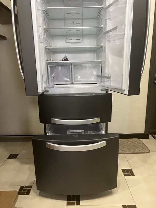 Холодильник Hotpoint Ariston